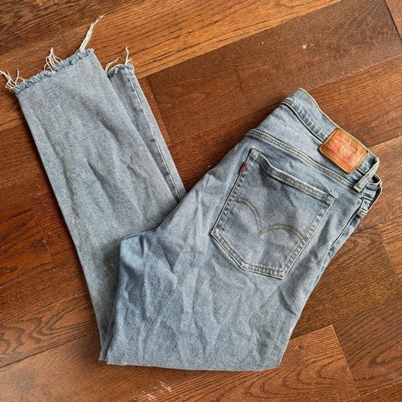 Levi's Wedgie Fit Button Fly Raw Hem Jeans in Twisted Fate Blue Size 32 - Picture 4 of 5